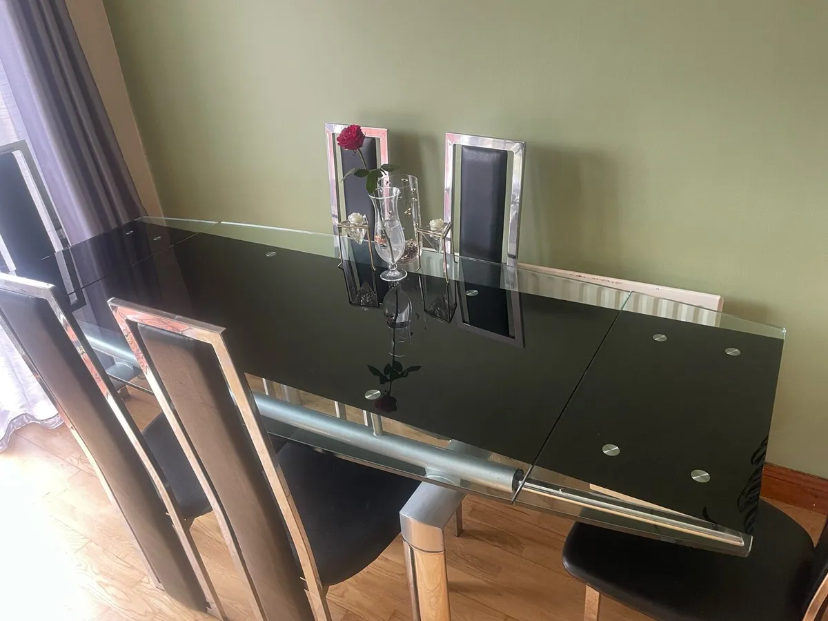 Dinning kitchen extendable Table with chairs - Image 4