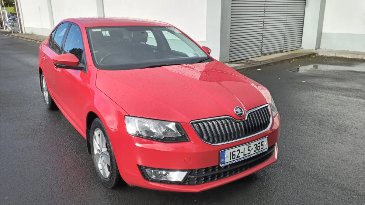 SKODA OCTAVIA / 2016 / 1.6 DIESEL / MANUAL - Image 3