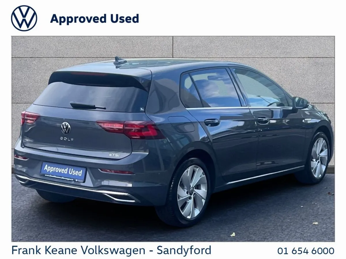 Volkswagen Golf  style  1.5 TSI DSG Automatic  fr - Image 3