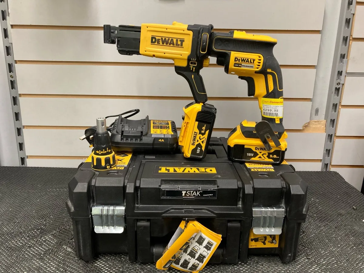 Dewalt Cordless Screw Gun + 2 Batteries + charger - Image 2