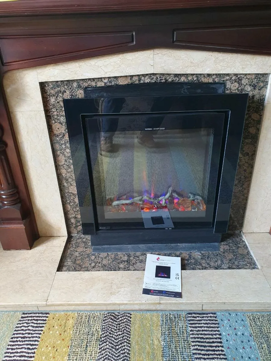 Ezee widescreen electric fire - Image 1