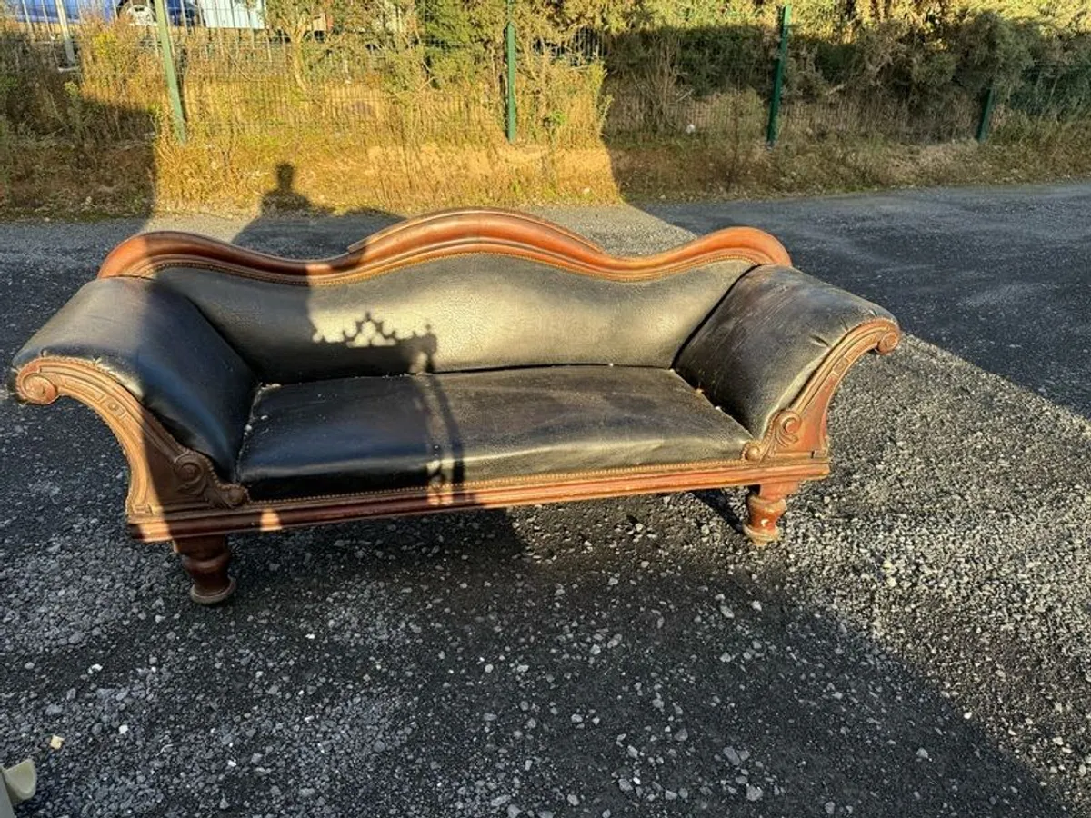 victorian Chaise Lounge - Image 3