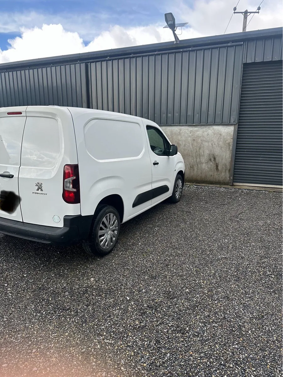 2020 Peugeot partner (no vat ) - Image 4