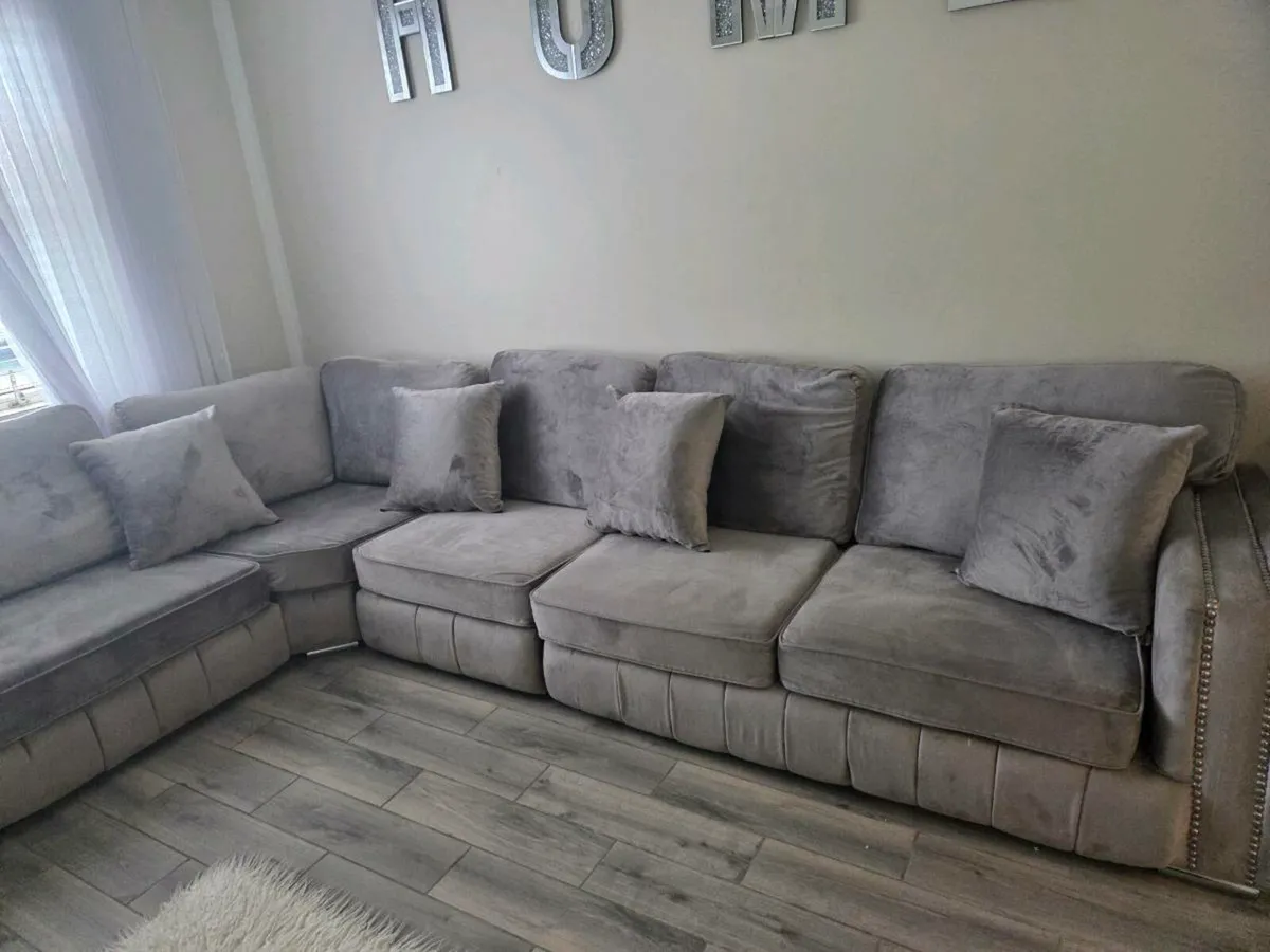 Xl Corner sofa - Image 4
