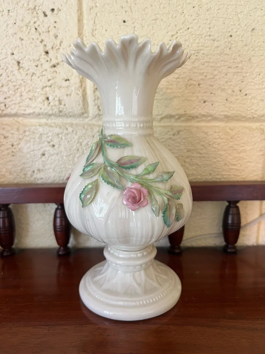 Beleek vase - Image 3