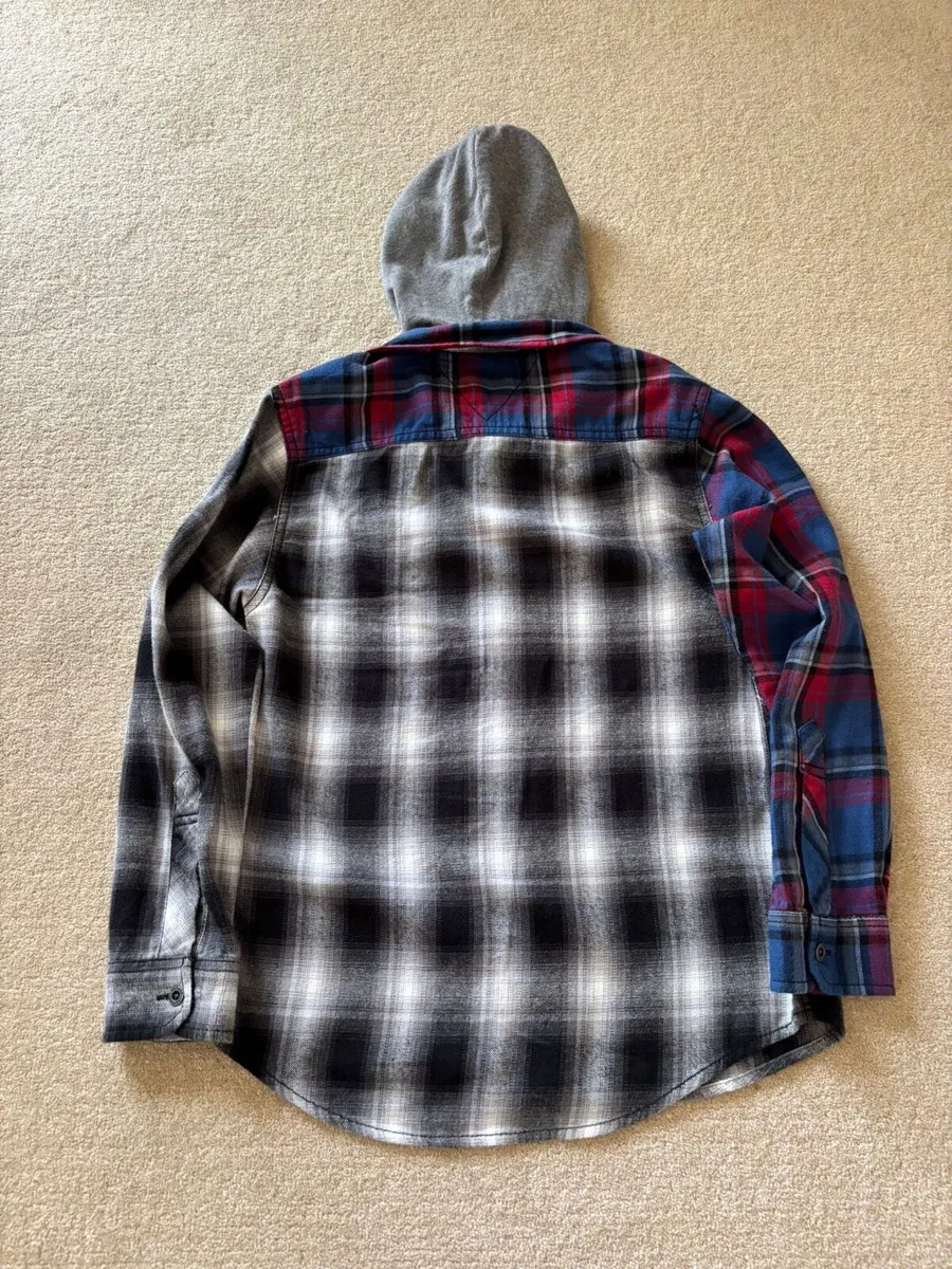 Tommy Hilfiger Hoody Shirt age 8-10 - Image 2