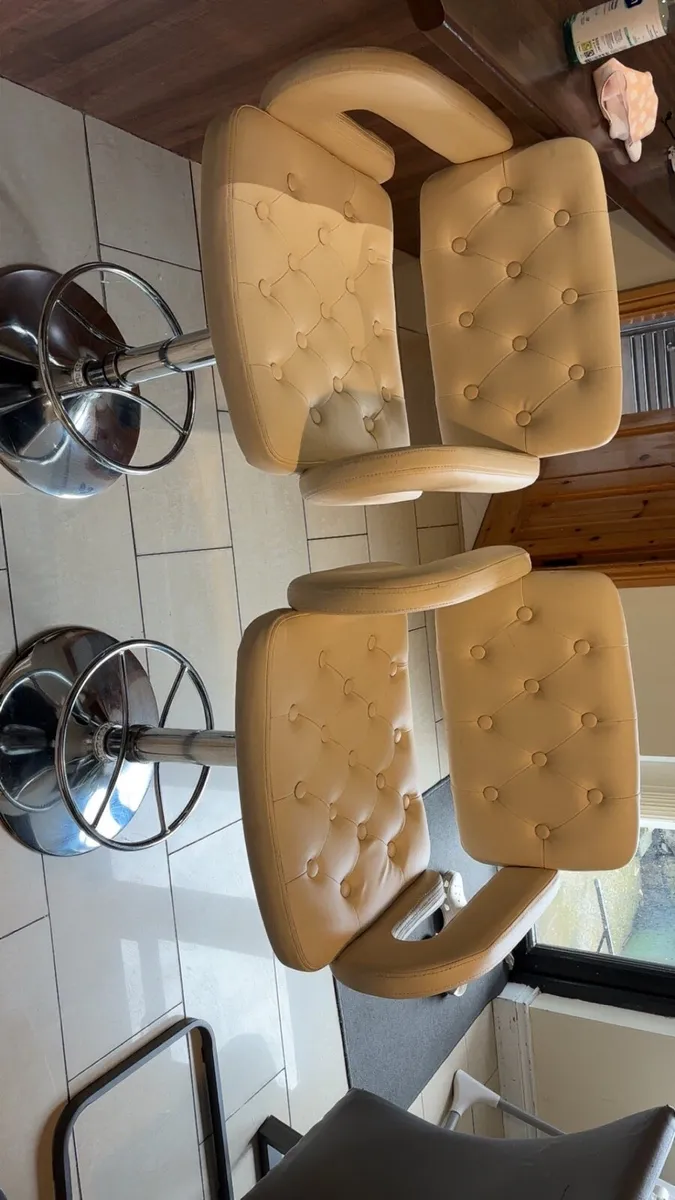 Breakfast /bar stools - Image 1