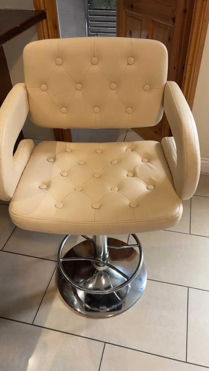 Breakfast /bar stools - Image 2