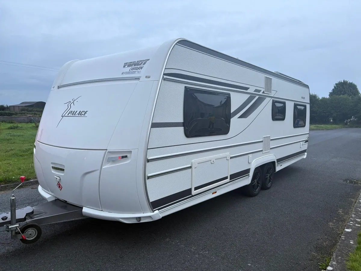 2019 Fendt Palace 650 - Image 2
