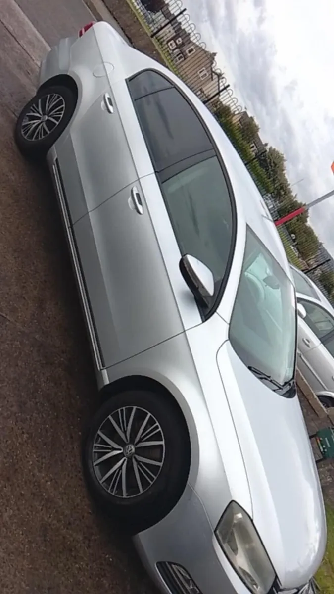 Volkswagen Passat - Image 1