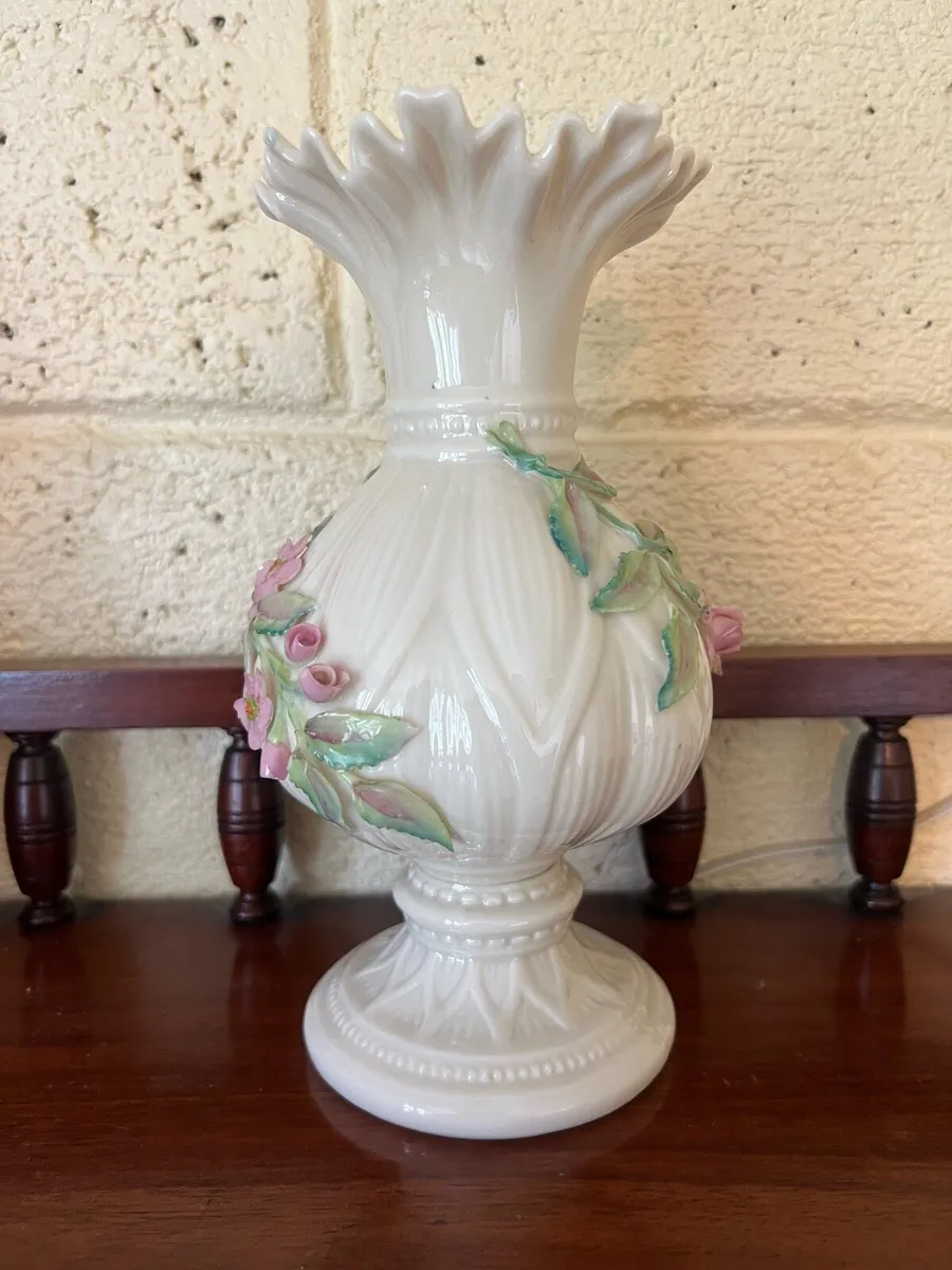 Beleek vase - Image 2