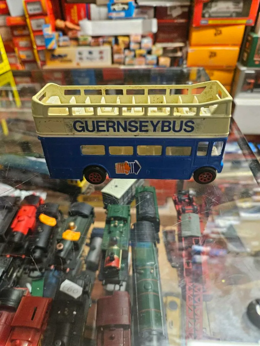 Corgi Bus - Image 4