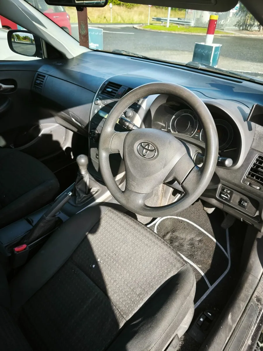 Toyota Corolla 2008 - Image 2