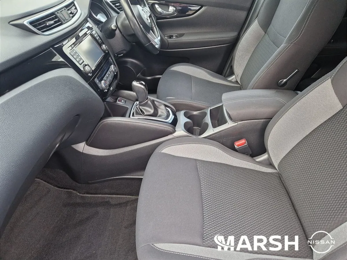 Nissan QASHQAI 1.2 PET SV CVT SS 18 - Image 4
