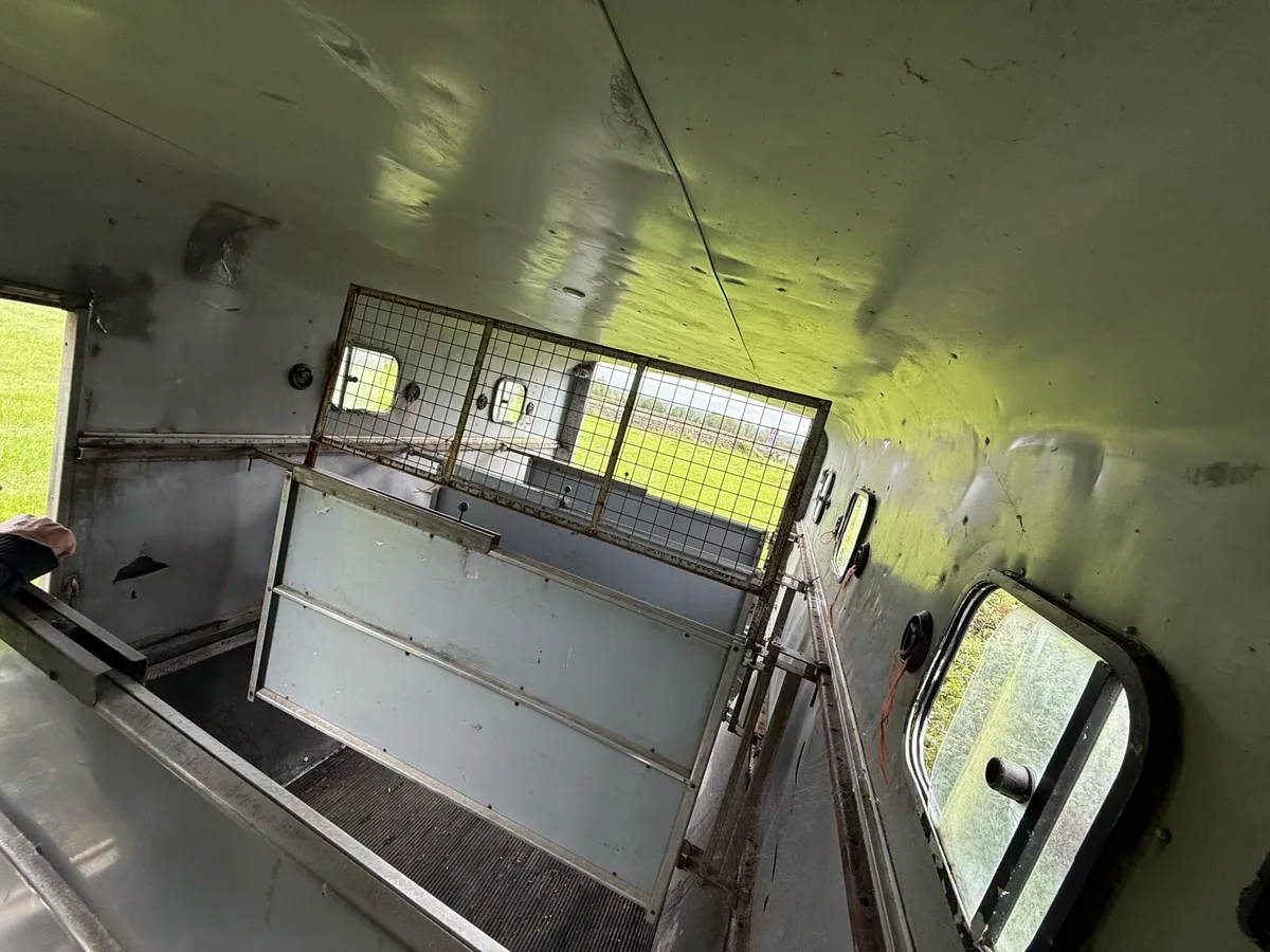 Ifor Williams HB610 4 stall horse box - Image 4