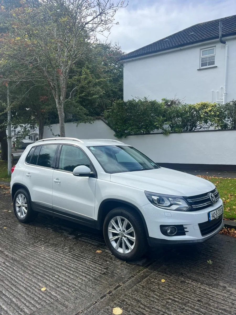 142 VW TIGUAN - SUPERB CONDITION SUPER LOW MILAGE - Image 2