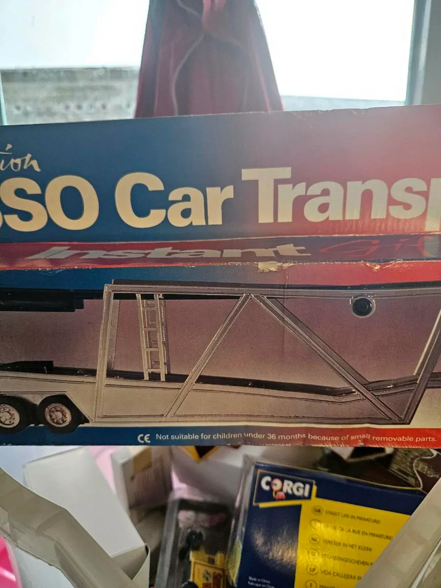 Corgi Esso Collection Scania Car Transporter - Image 3