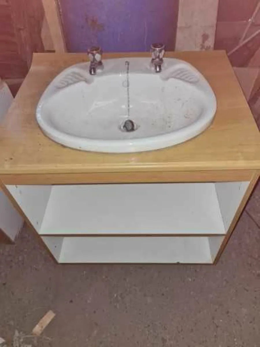 Free standing Sink unit for bedroom - Image 2