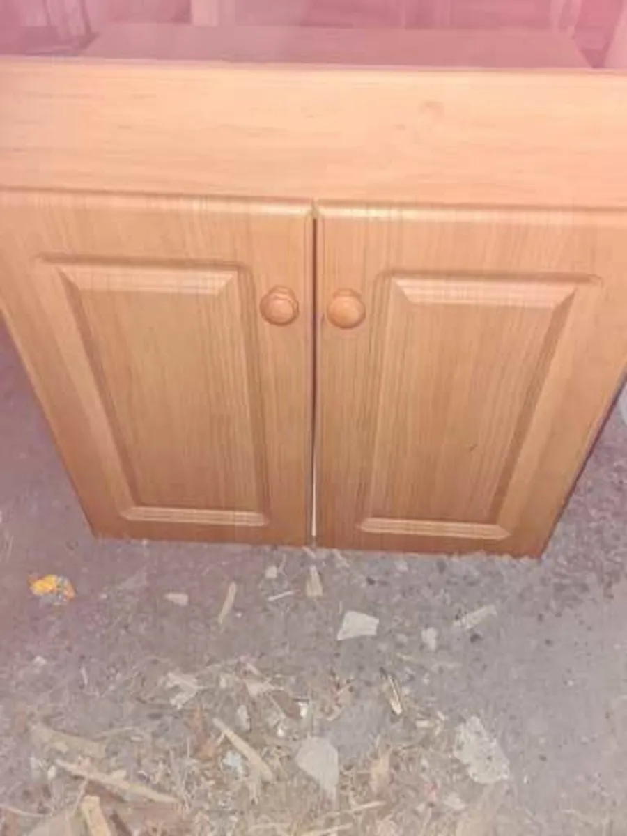Free standing Sink unit for bedroom - Image 3