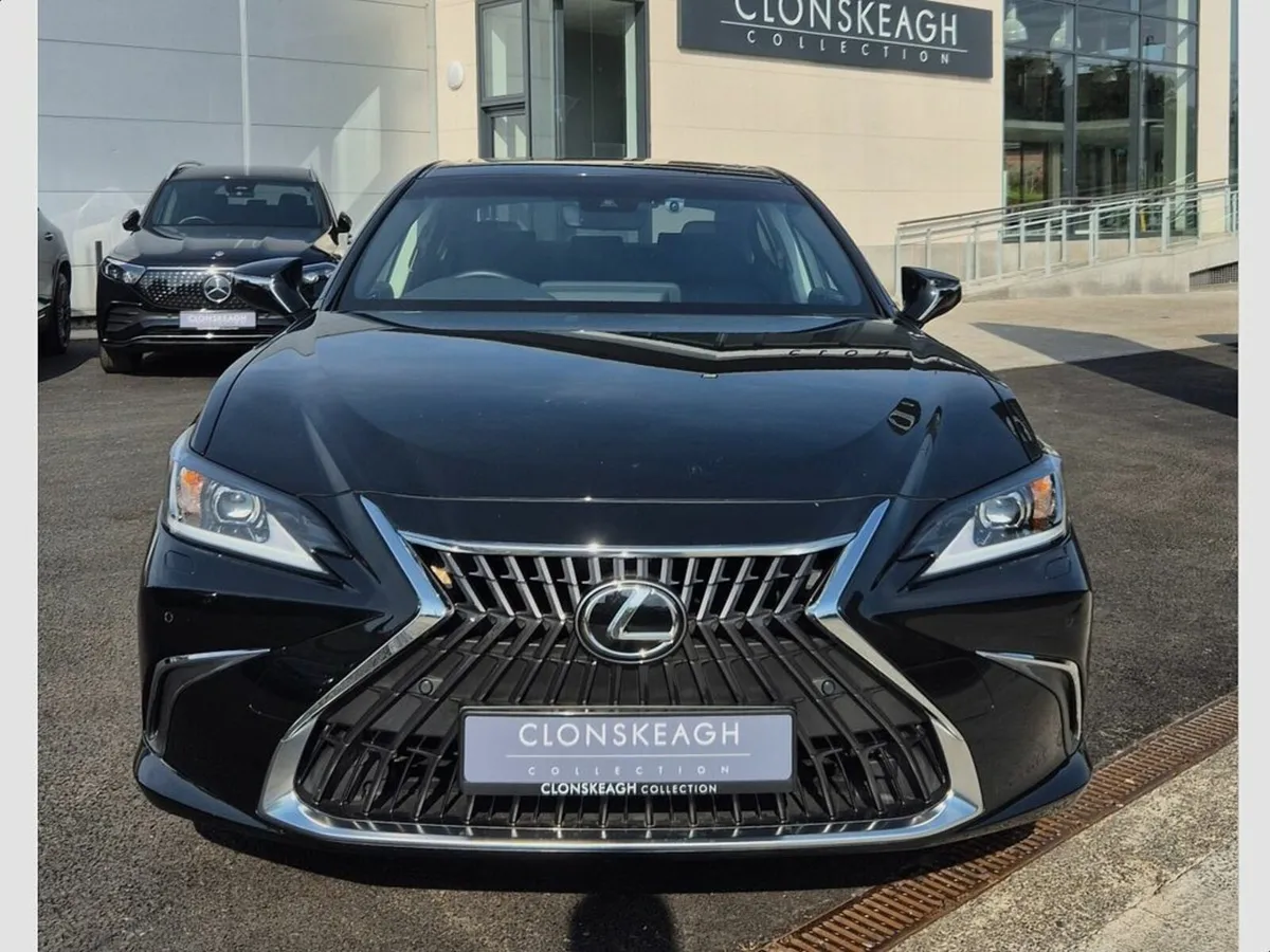 Lexus ES 300H - Image 2