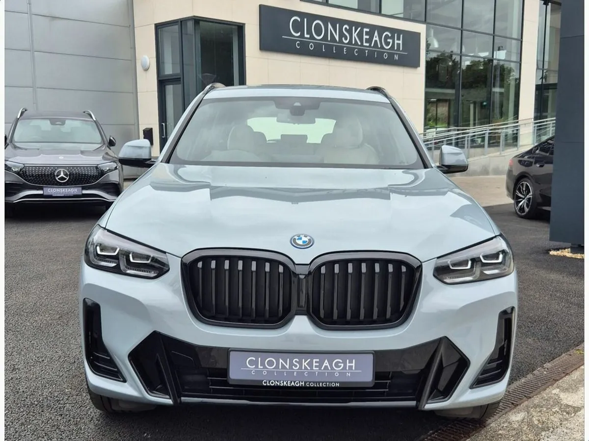 BMW X3 XDRIVE30E M SPORT - Image 2