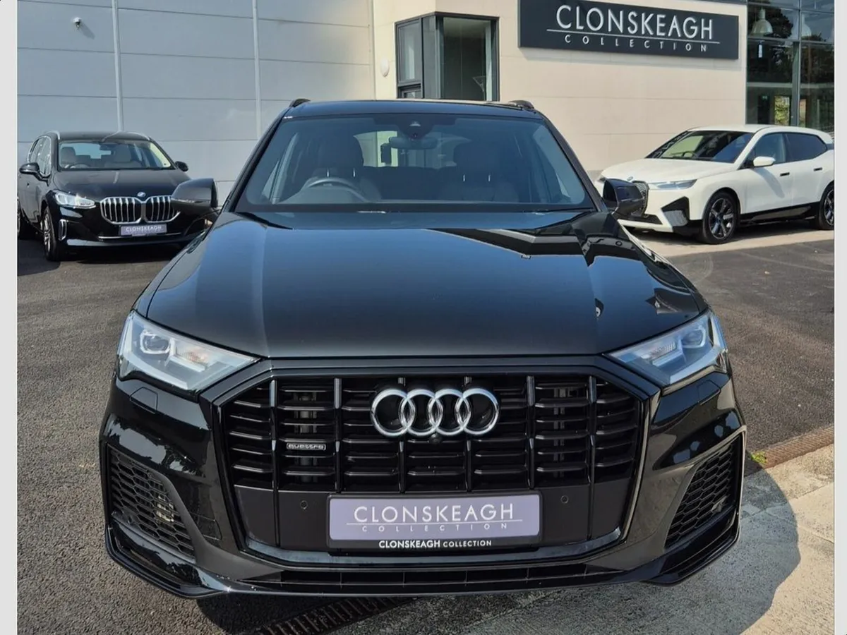 Audi Q7 TFSI E QUATTRO S LINE BLACK EDITION - Image 2