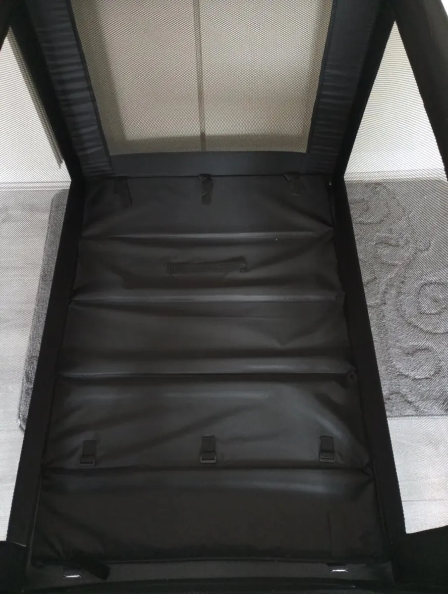 Babylo baby's travel cot. - Image 3