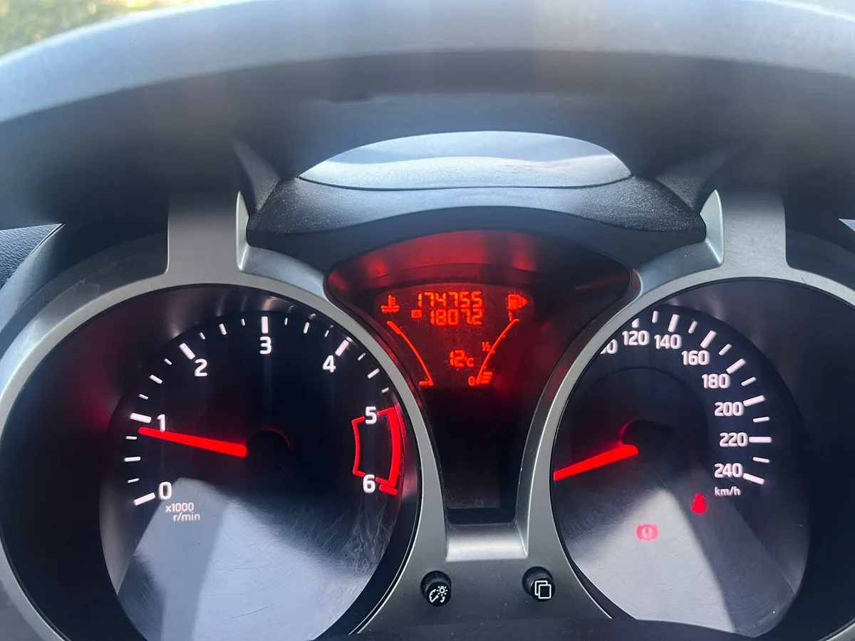Nissan Juke 1.5Dsl sport (2011) - Image 2