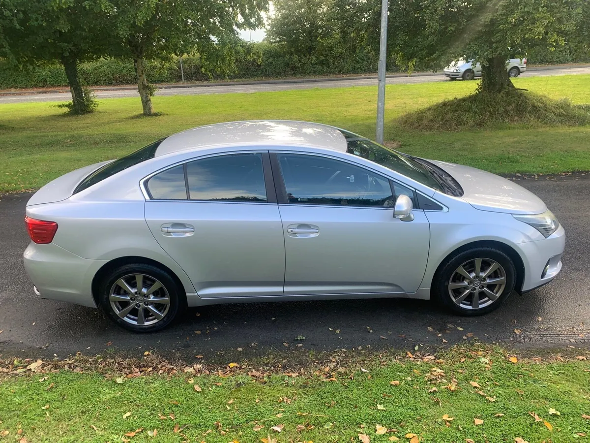Toyota Avensis Aura Model - Image 4