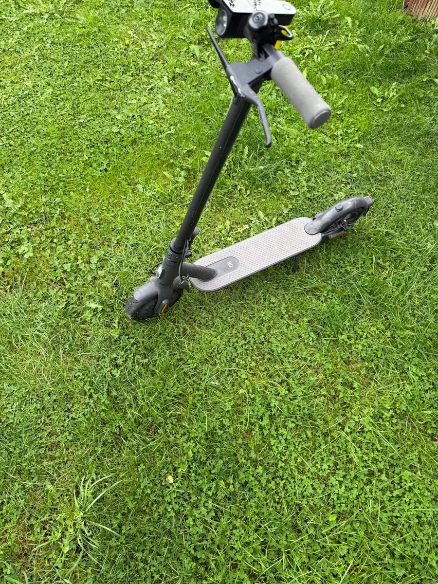 Electric Scooter + Charger - Image 4