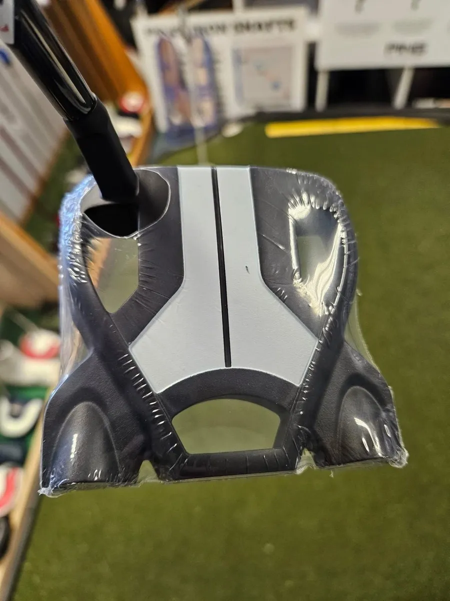 Brand New Taylormade Spider Tour Putter - Image 2