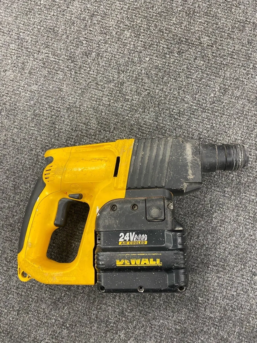 Dewalt Drill + Charger + Battery 24V - Image 2