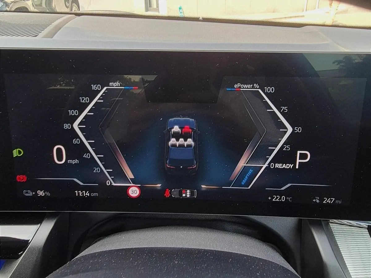 BMW i5 EDRIVE40 M SPORT - Image 4