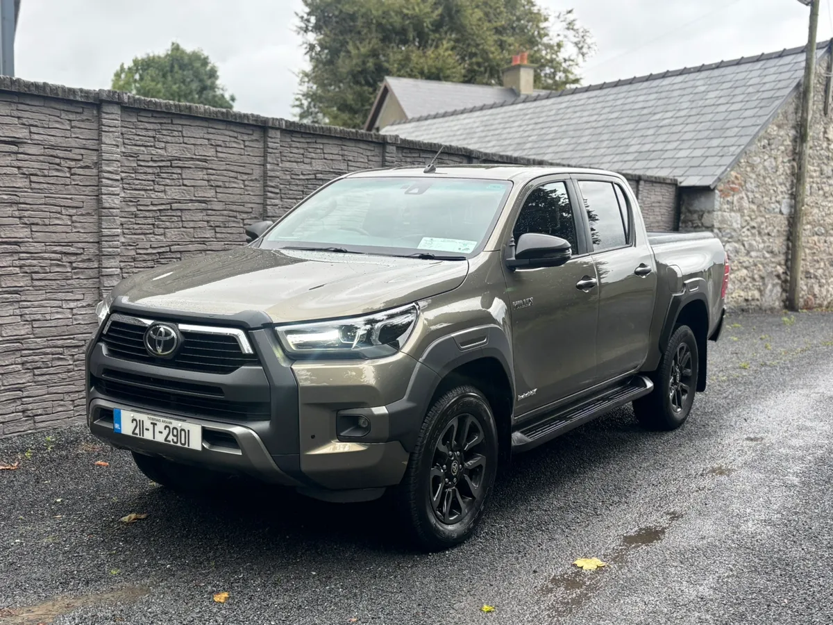Toyota Hilux Invincible X - Image 2