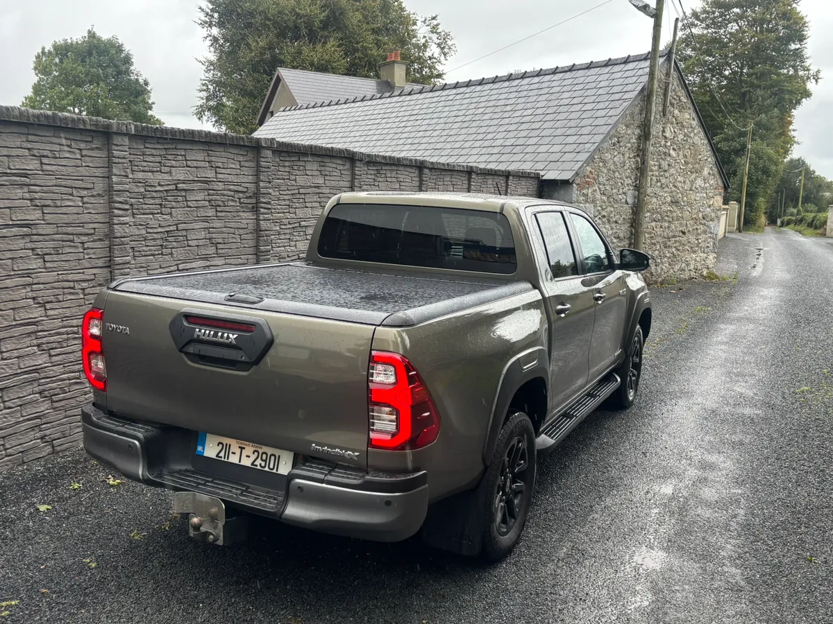 Toyota Hilux Invincible X - Image 4