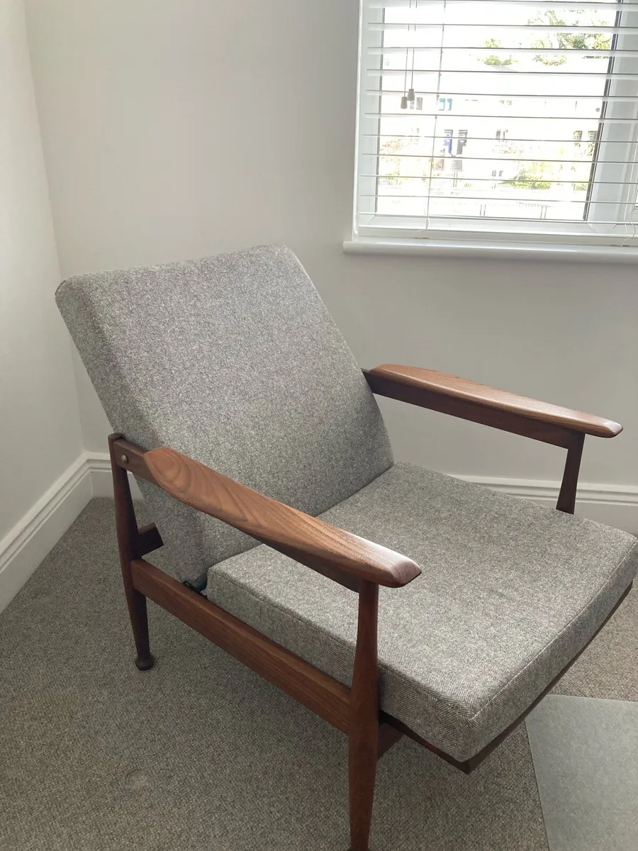 Mid Century Vintage Guy Rogers Manhattan Armchair - Image 2