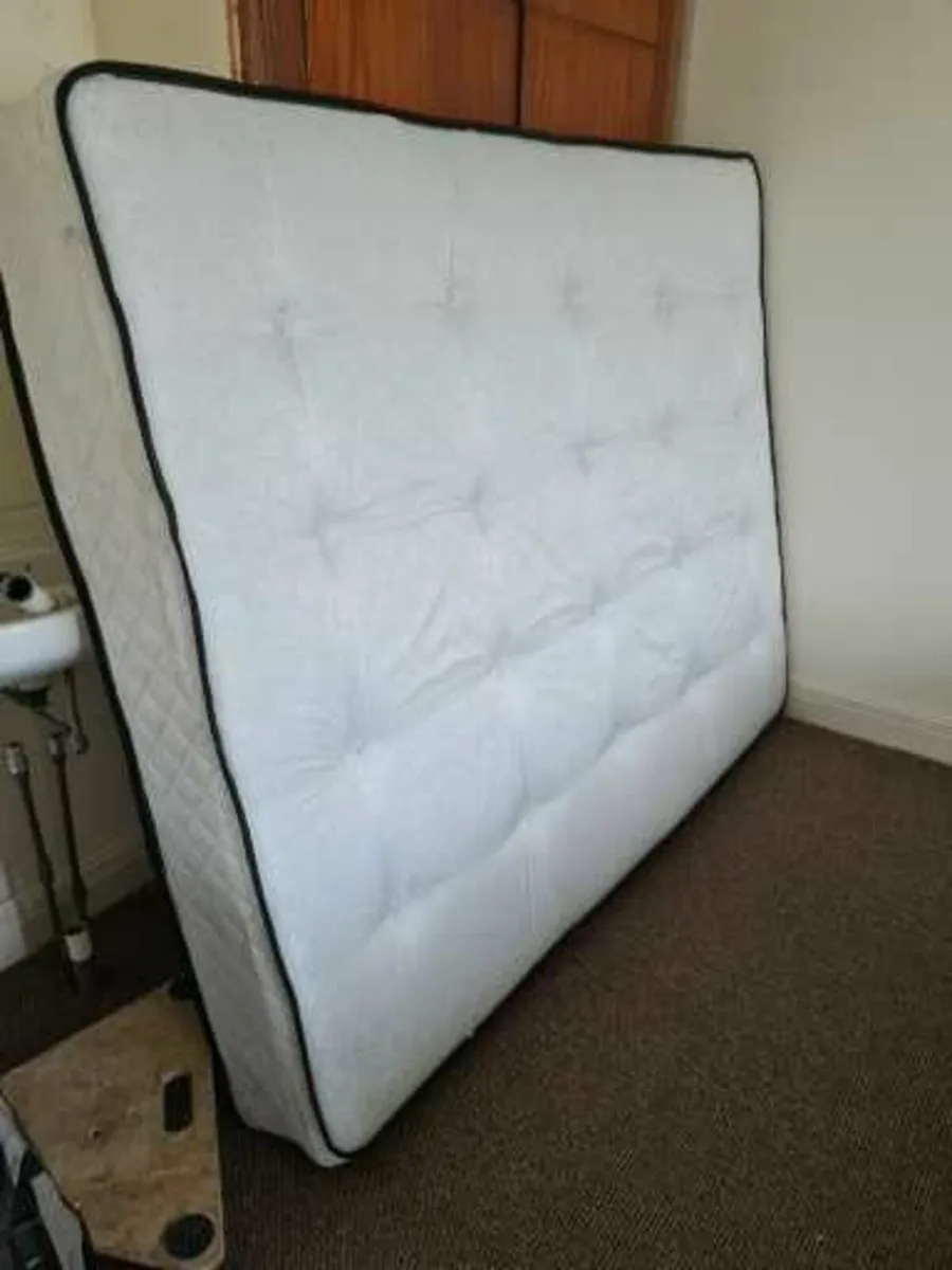 2 x 4'6" double mattresses good condition no stain - Image 1