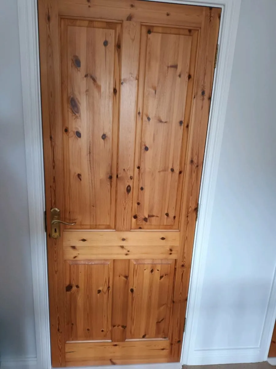 Pine door - Image 1