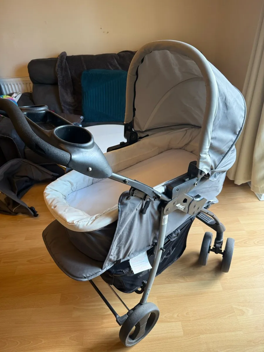 Hauck Pushchair and Carrycot - Image 1