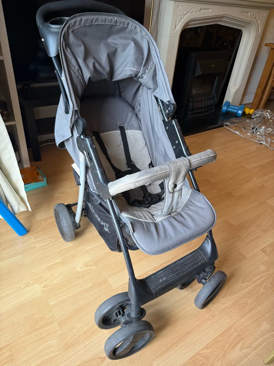Hauck Pushchair and Carrycot - Image 4