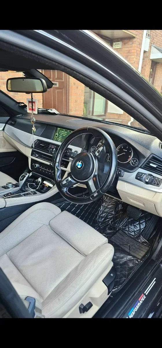 BMW 5-Series 2011 - Image 1