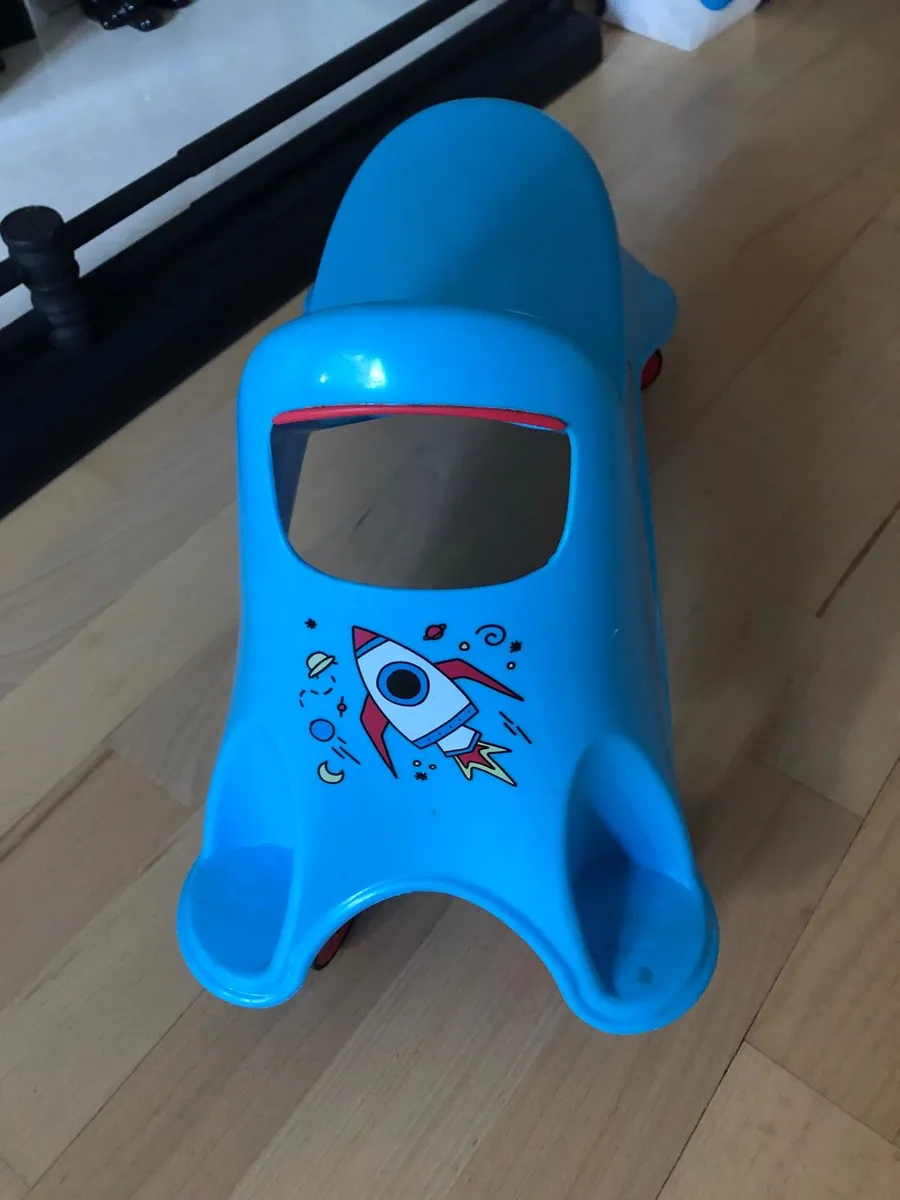 Boys training bike €10 - Image 1