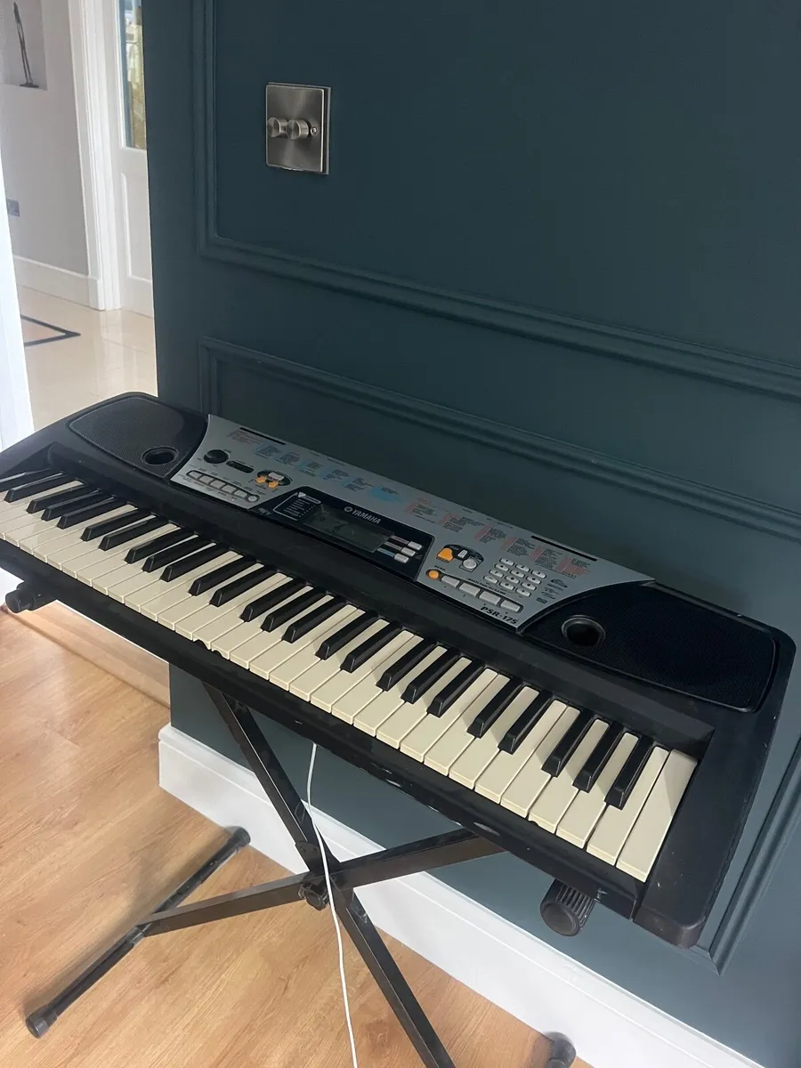Yamaha keyboard - Image 1