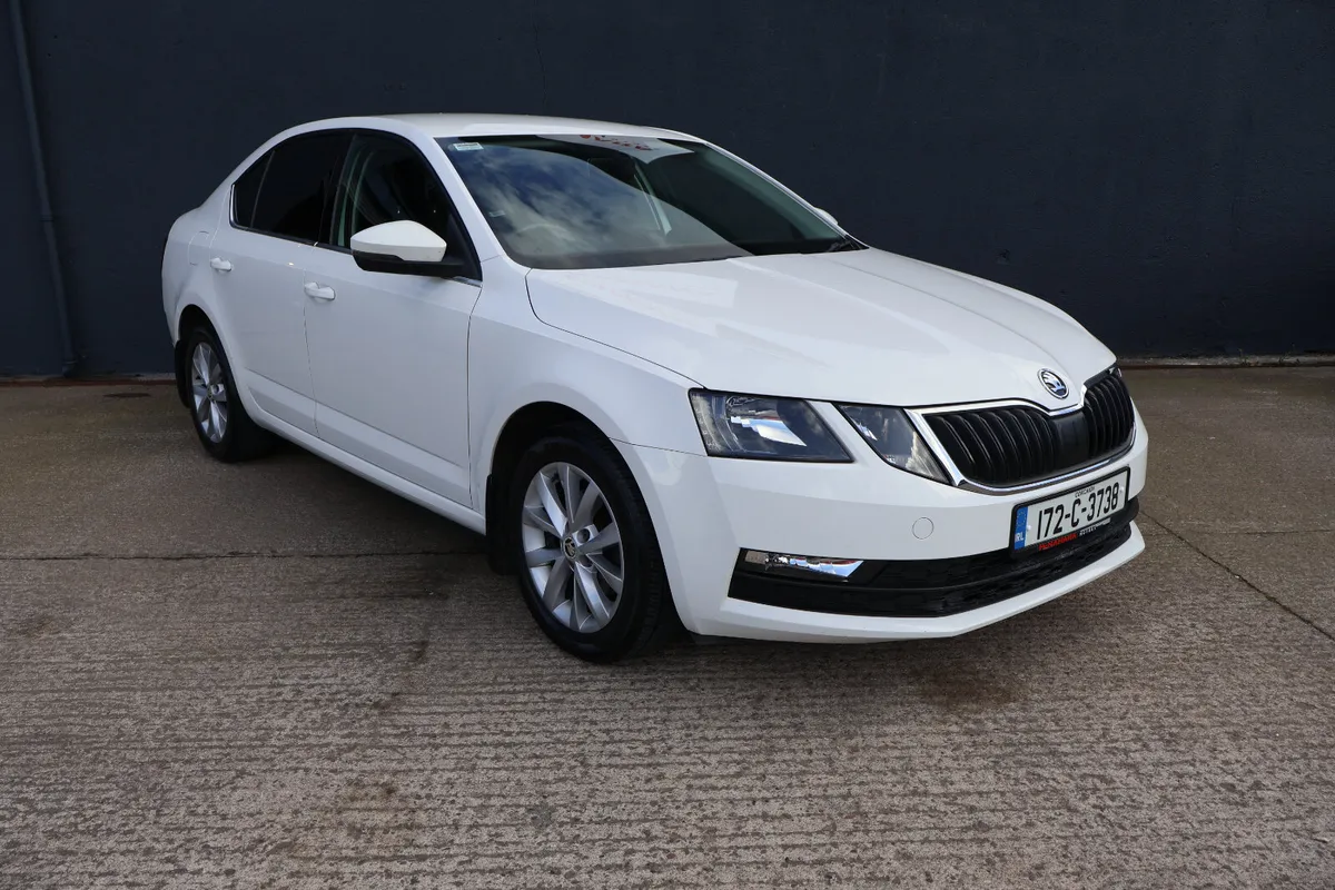 Skoda Octavia 1 Owner from New Huge Spec! - Image 3