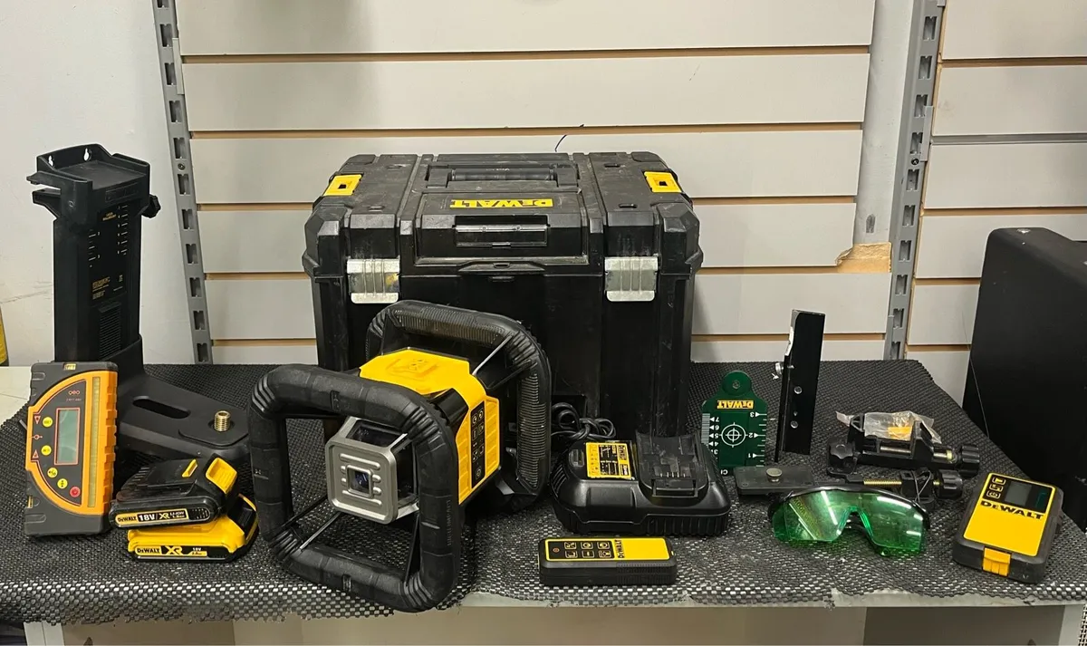 DeWalt DCE079D1G Rotary Laser Kit - Image 1