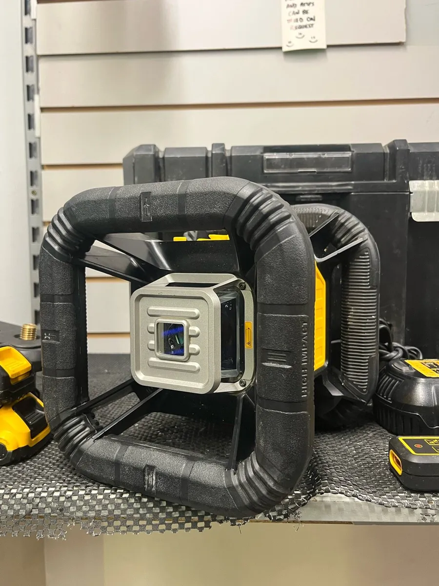 DeWalt DCE079D1G Rotary Laser Kit - Image 2