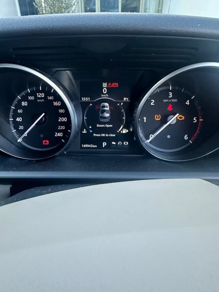 Land Rover Discovery 2017 - Image 1