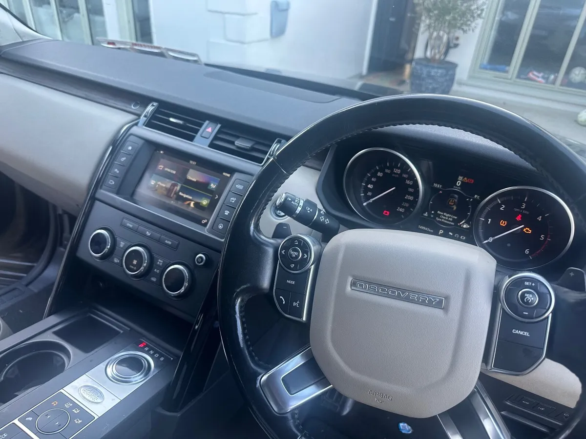 Land Rover Discovery 2017 - Image 4