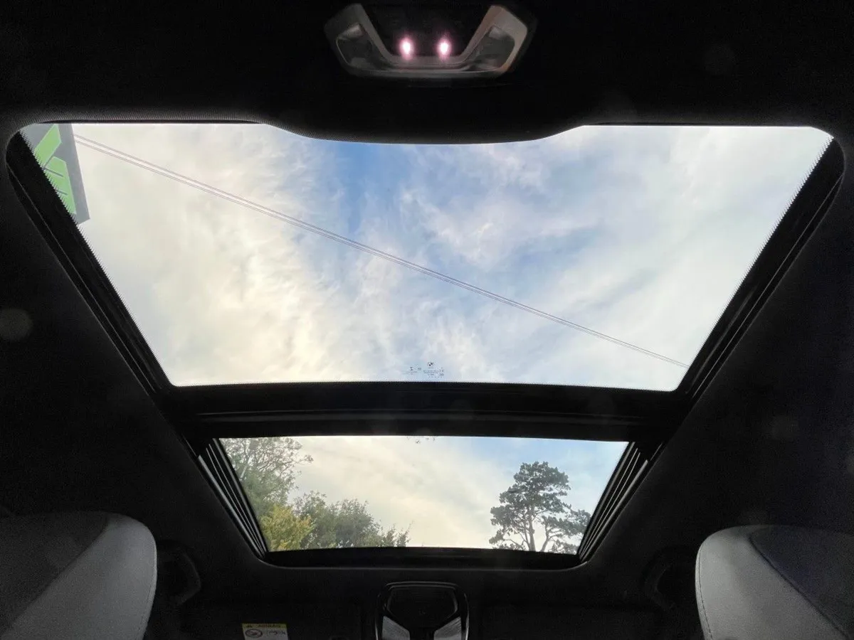BMW 3 Series PAN Roof 330e M Sport Touring Auto - Image 3