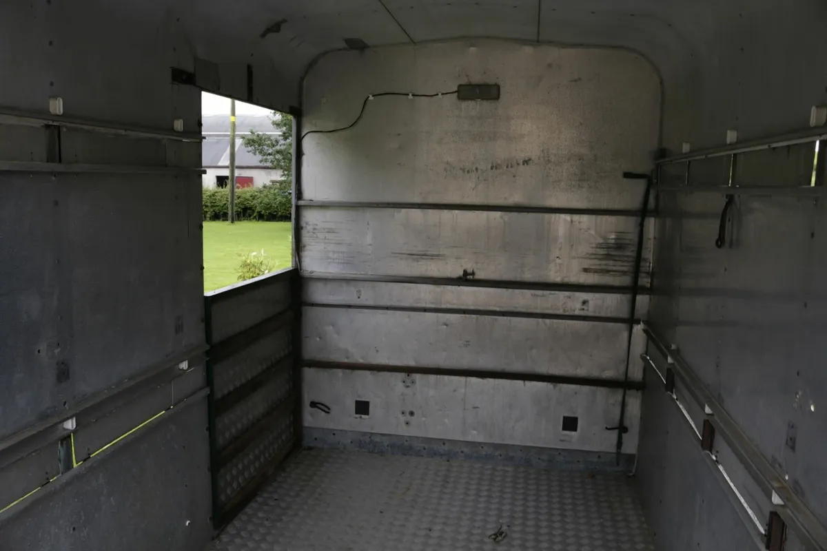 cattle trailer/horse box - Image 4
